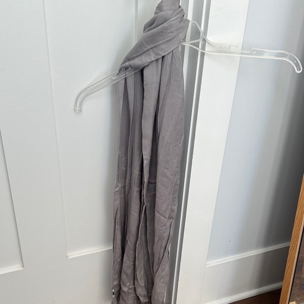 Elegant Gray Scarf